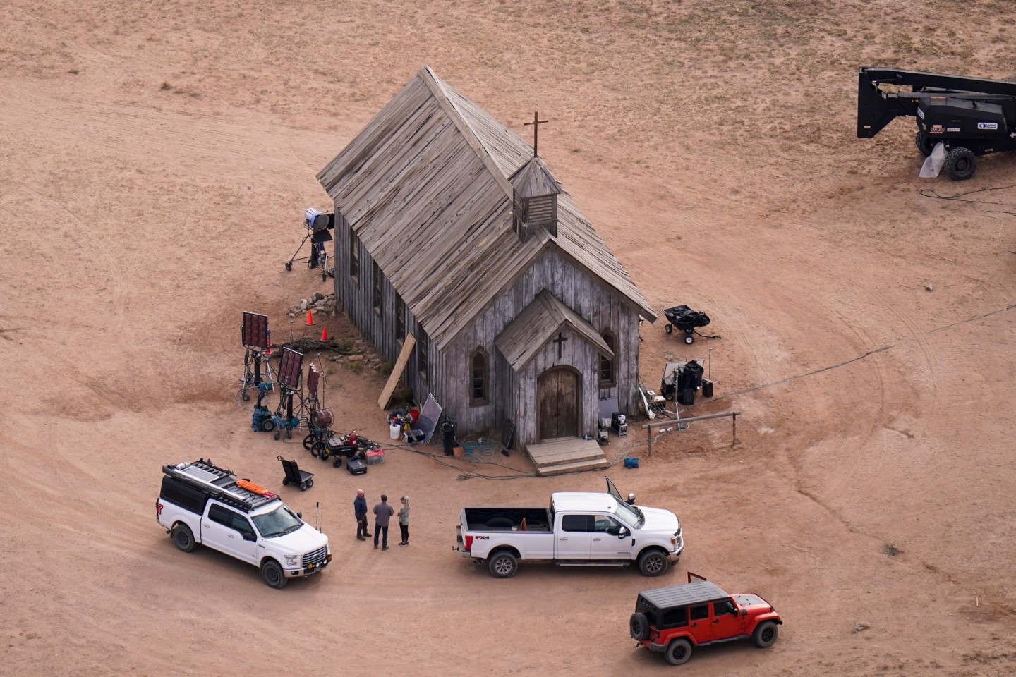 Luftaufnahme der Bonanza Creek Ranch mit dem Set des Films «Rust».