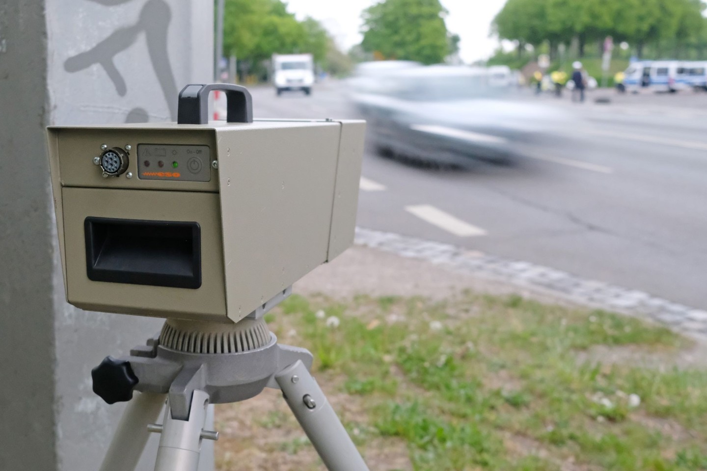 Bis zum Wochenende blitzt es in mehreren Bundesländern am Straßenrand öfters als sonst. (Archivfoto)