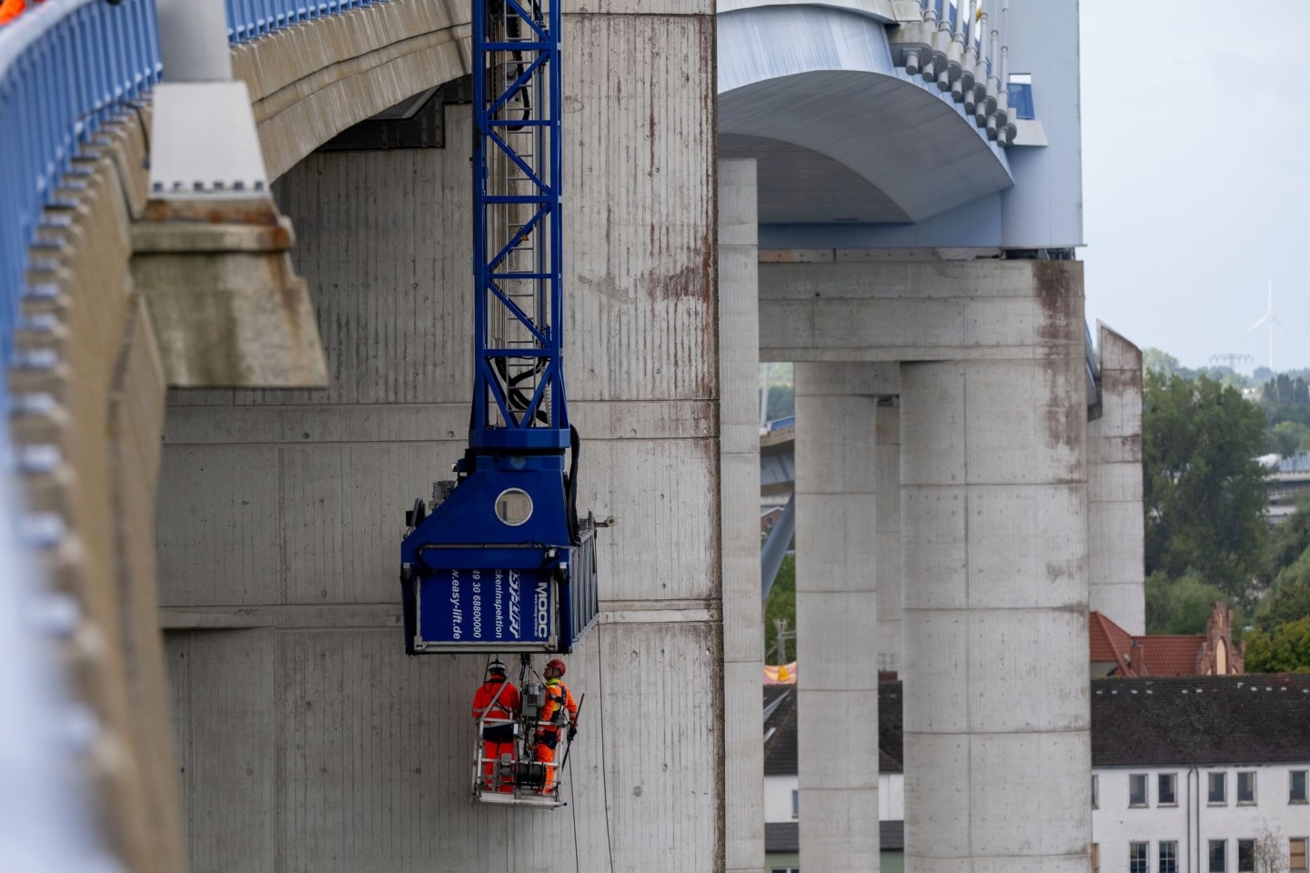 Jede Brücke in Deutschland durchläuft alle sechs Jahre eine Hautüberprüfung. (Archivfoto)