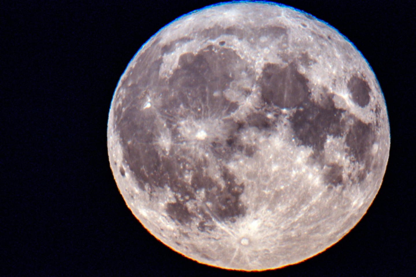 Ein Japaner soll nach dem Willen Washingtons der erste Mensch auf dem Mond ohne US-Pass werden.