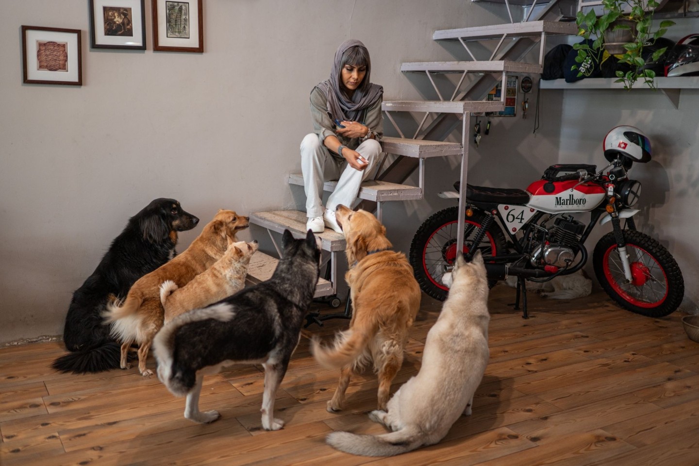 Die Motorsportlerin Mariam Talai ist über Irans Landesgrenzen bekannt.