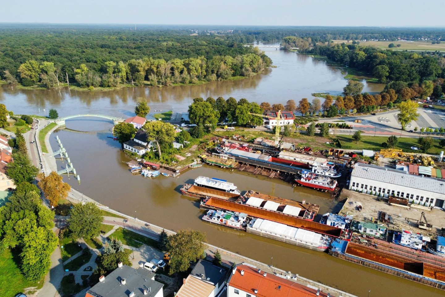 Die Oder bei der Stadt Nowa Sol in der Woiwodschaft Lebus. Auch hier werden Vorkehrungen für das Hochwasser getroffen.