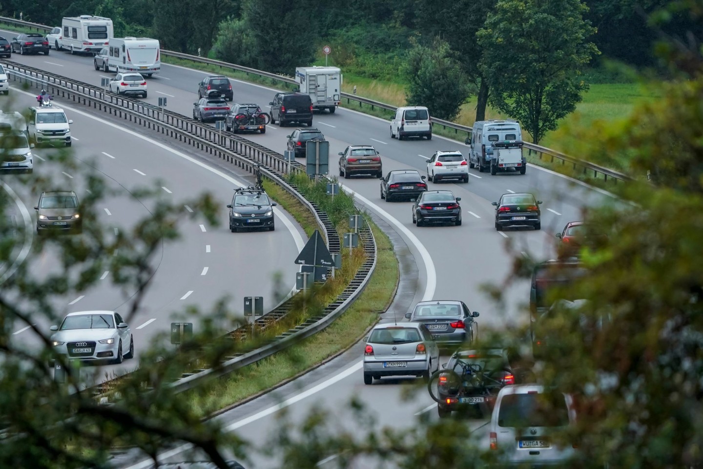 Es lief auf fast allen deutschen Autobahnen am Freitag. (Symbolbild)