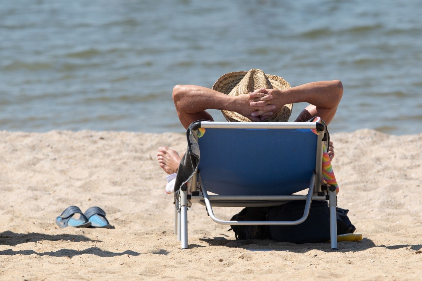 Ab an den See oder ins Meer? Am Wochenende soll es sommerlich warm werden (Archivbild).