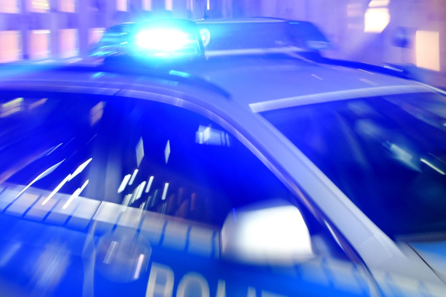 Eine Mordkommission ermittelt gegen Polizisten, nachdem ein junger Mann in Moers durch Polizeikugeln tödlich verletzt wurde. (Symbolbild)