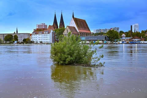 Trotz fallender Pegel: Hochwasserlage angespannt