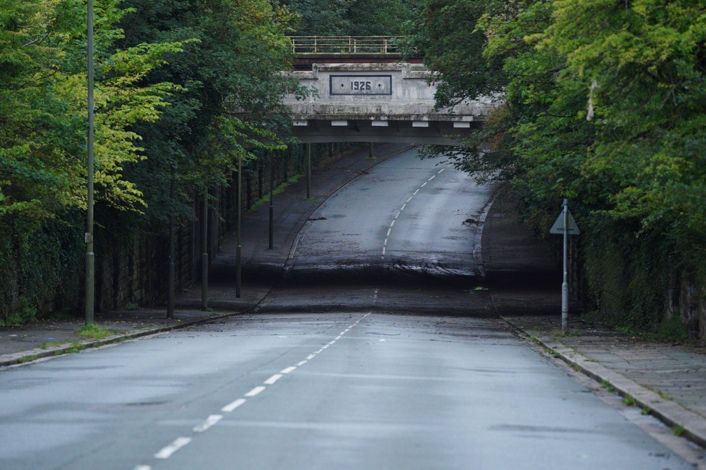 Ein Blick auf den Queens Drive in Liverpool. Bei einer Überflutung starben hier zwei Menschen.